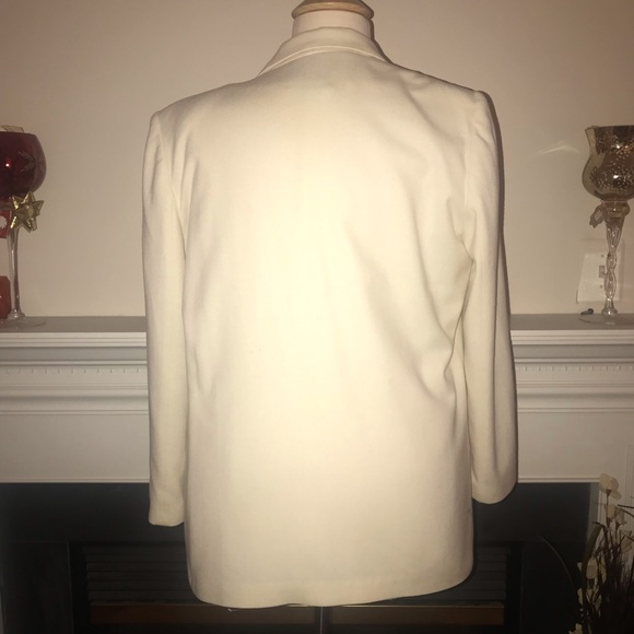 Sag Harbor | Single Button White Blazer - Picture 4 of 7